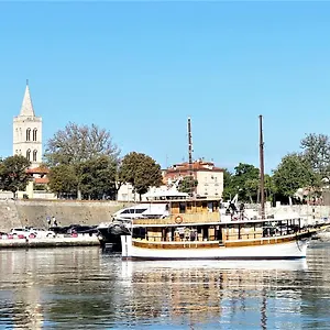 Botel Rhythm Floating -, Zara